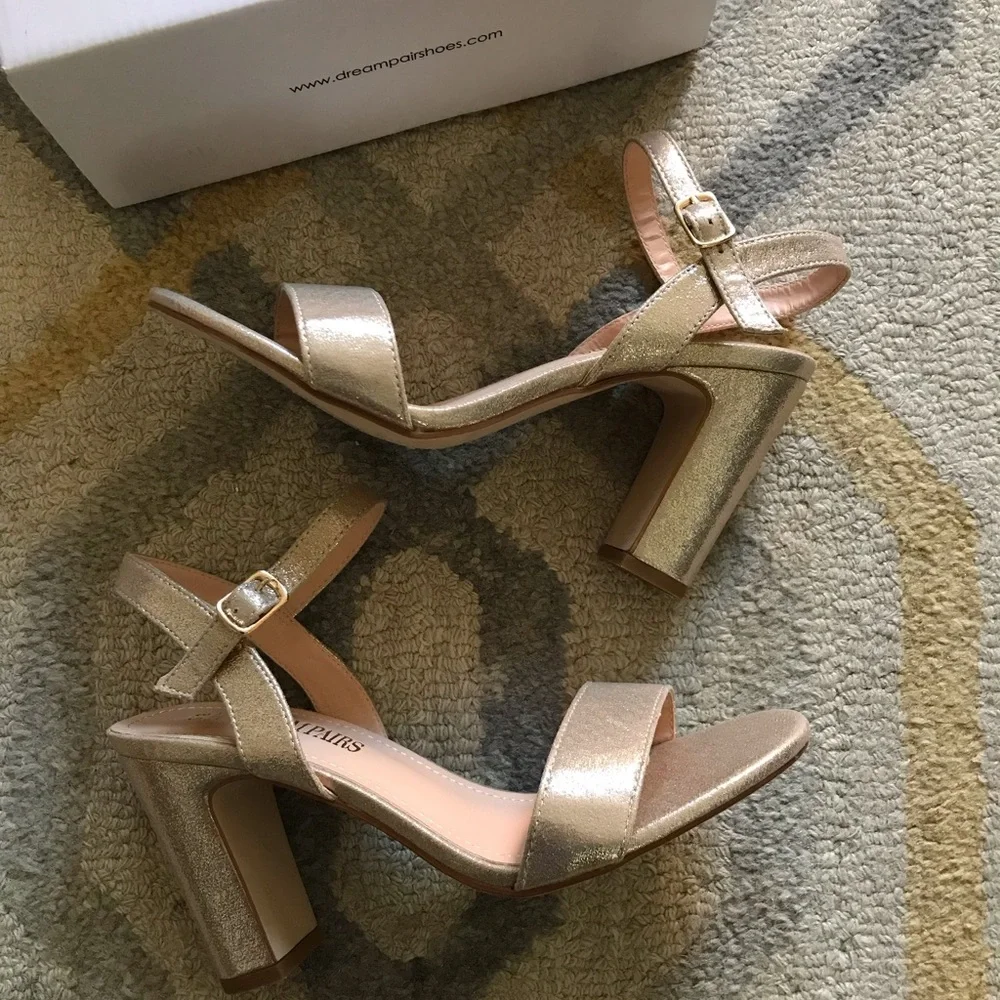 Dream Pairs Gisela-1 NWT Size 8.5 - Picture 2 of 7